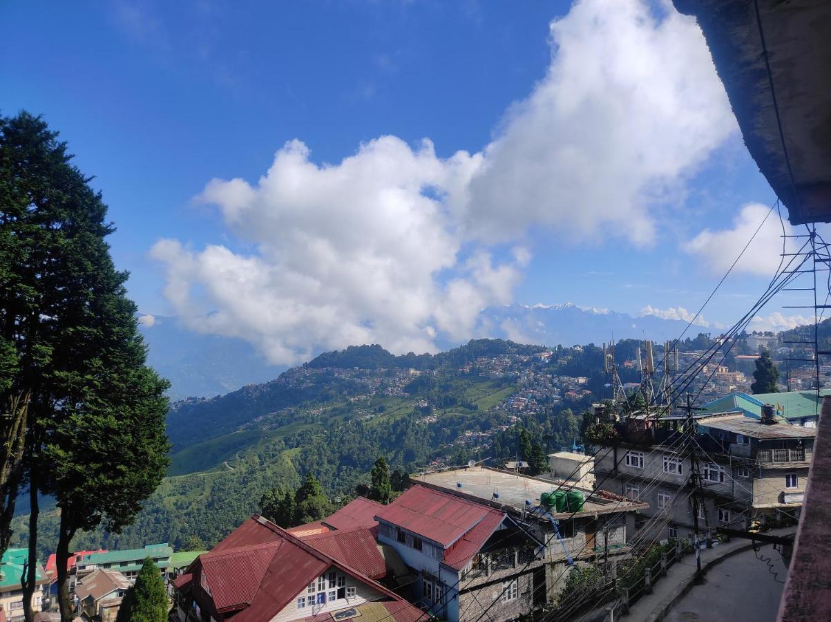Wind Home Darjeeling- Budget Hotel Near Mall Dardżyling Zewnętrze zdjęcie