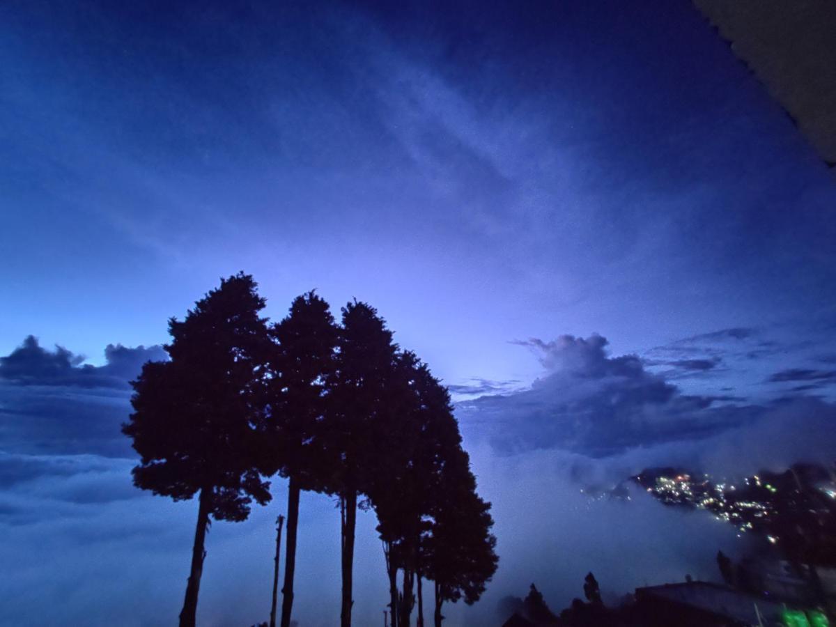Wind Home Darjeeling- Budget Hotel Near Mall Dardżyling Zewnętrze zdjęcie